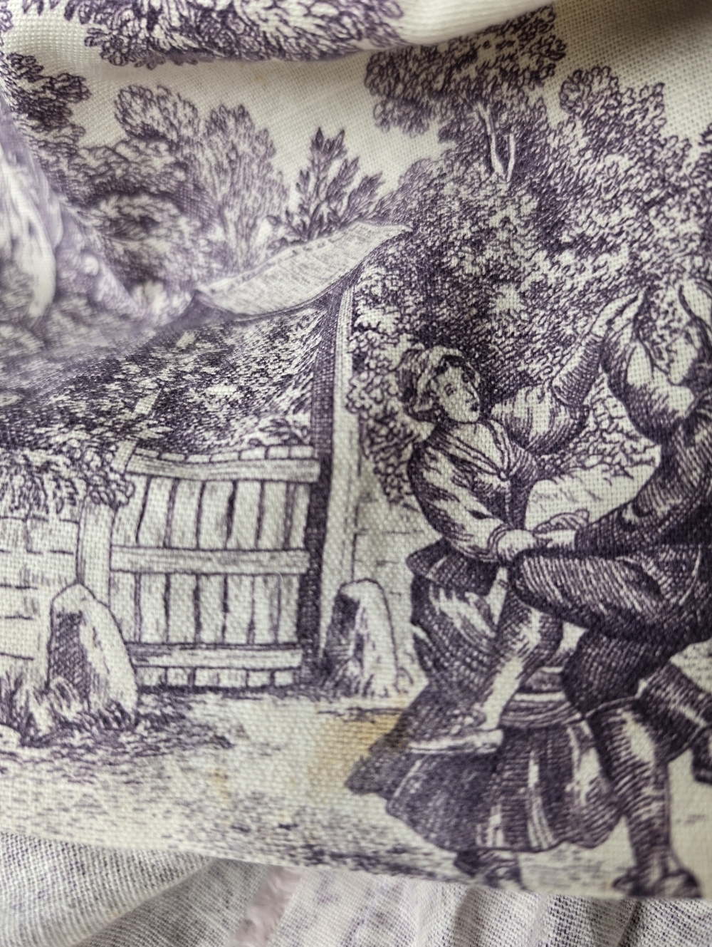 Full Bedskirt Laura Ashley English Country Purple - Picture 6 of 6